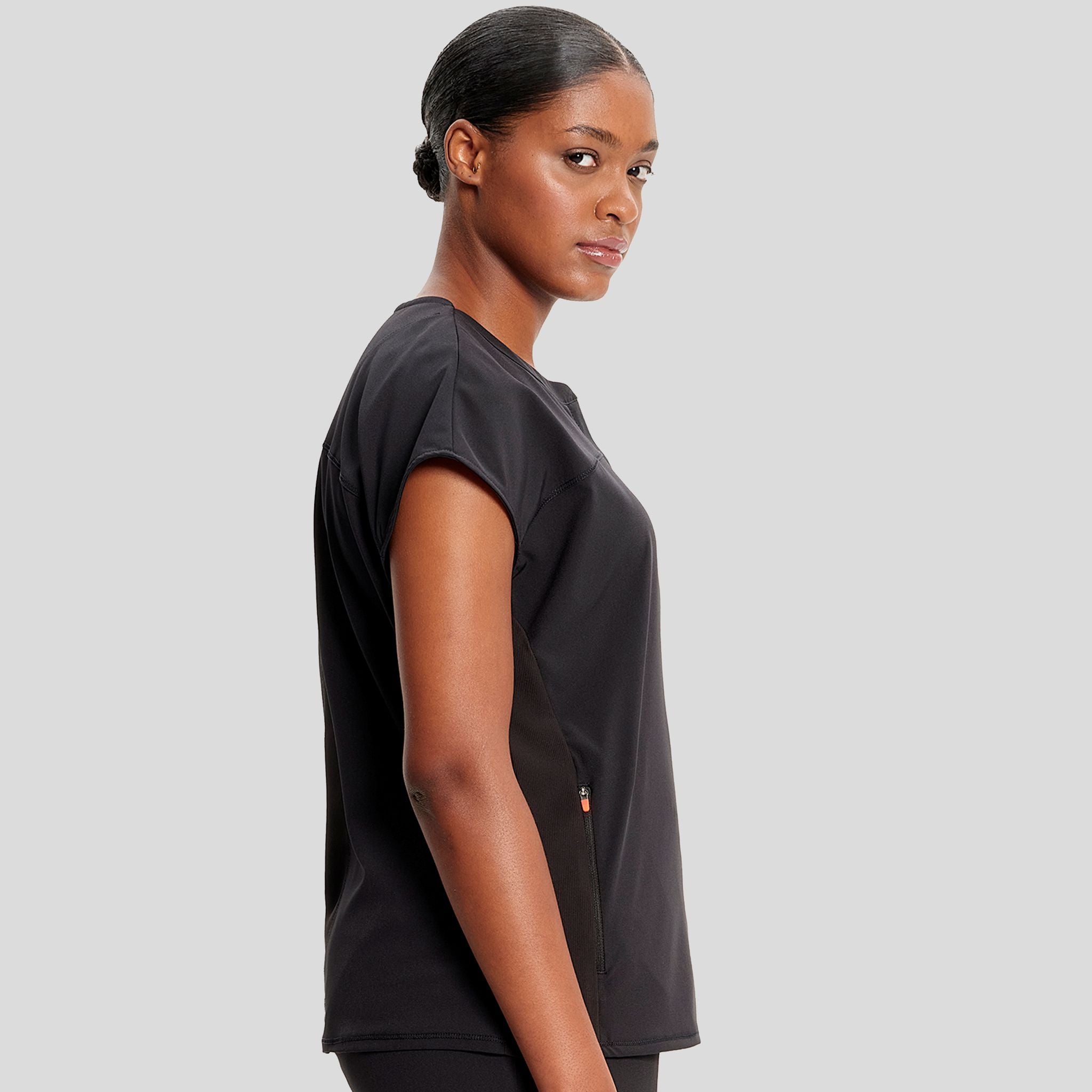 IN_INFINITY_GNR8_henleyTOP_622A_BLACK_RIGHT2