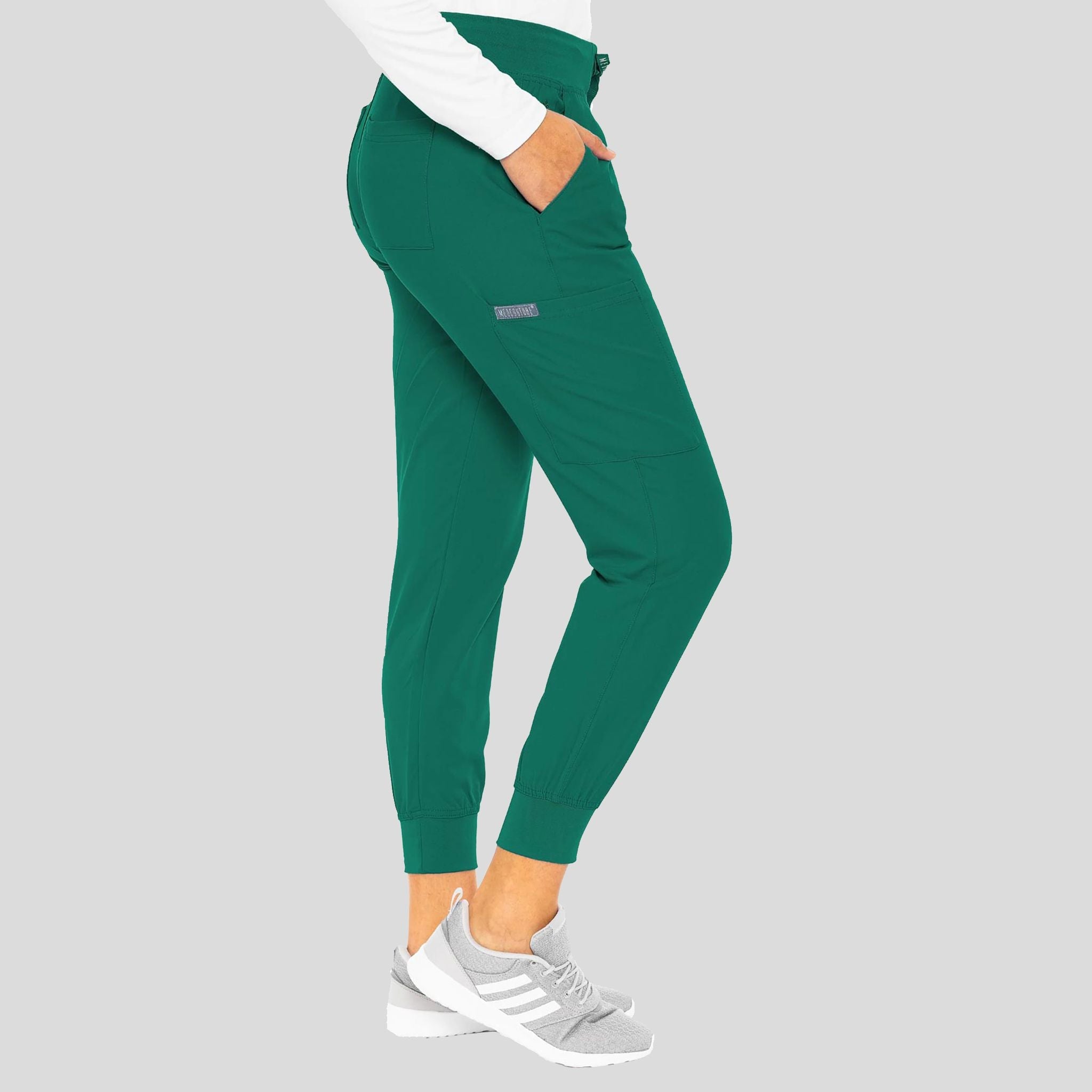 MedCouture_Insight_MC2711_hunter_right