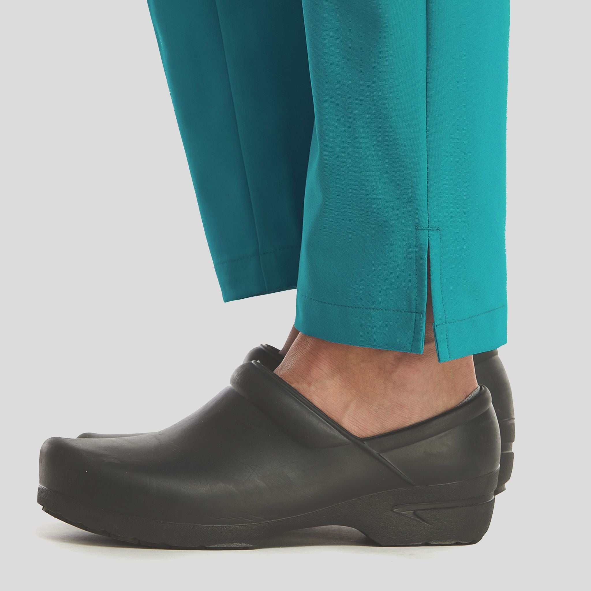 Maevn_Momentum_5091_teal_detail2